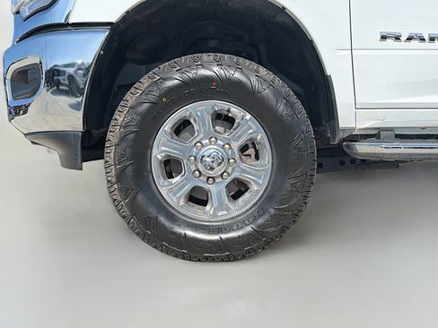 Used 2024 RAM 2500 Big Horn AWD/4WD image 29