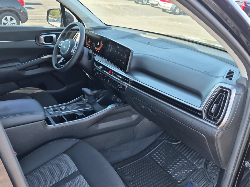 Used 2025 Kia Sorento LX FWD image 27