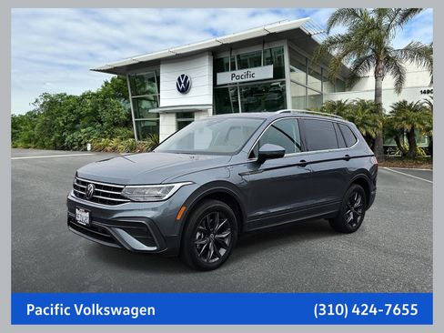 Used 2023 Volkswagen Tiguan SE FWD image 1