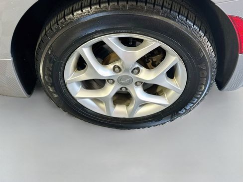 Used 2017 Chrysler Pacifica Touring Plus w/ Tire & Wheel Group FWD image 30