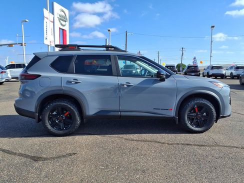 Used 2025 Nissan Rogue SV w/ Rock Creek Premium Package AWD/4WD image 9