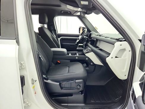 Used 2022 Land Rover Defender 110 image 14