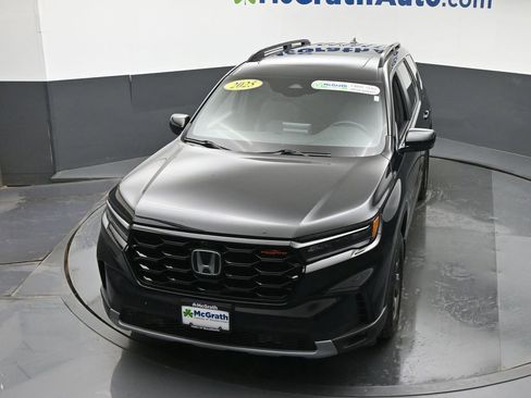 Used 2025 Honda Pilot TrailSport image 29