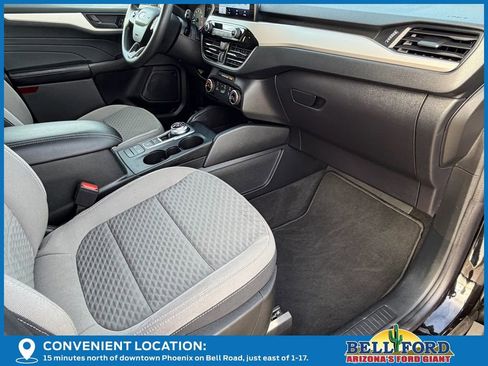 Used 2022 Ford Escape SE image 8