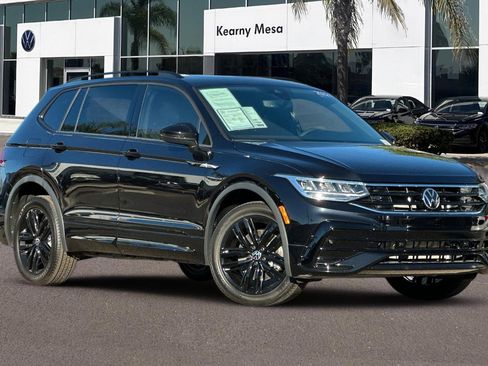 Used 2022 Volkswagen Tiguan SE R-Line image 2