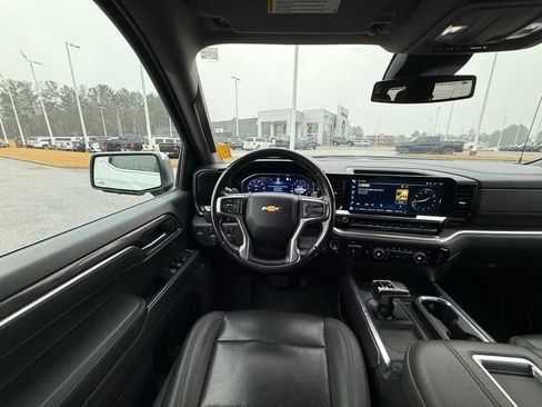 Used 2022 Chevrolet Silverado 1500 LTZ image 13