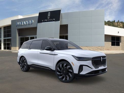 New 2026 Lincoln Nautilus Reserve image 7