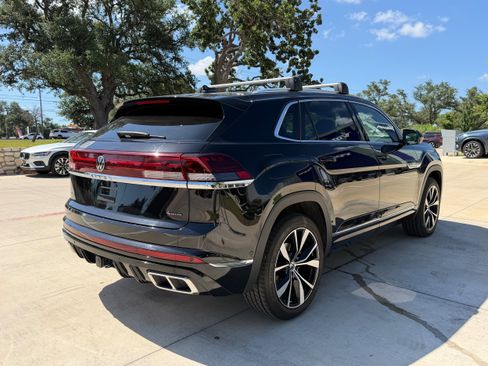 Used 2024 Volkswagen Atlas Cross Sport SEL Premium R-Line AWD/4WD image 6
