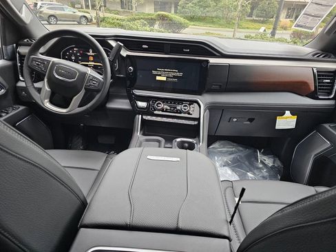 New 2026 GMC Sierra 2500 Denali AWD/4WD image 17