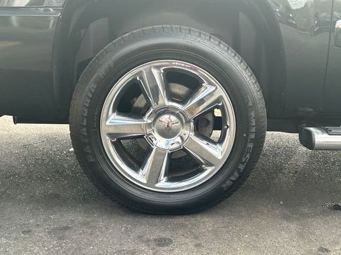 Used 2013 Chevrolet Suburban LTZ image 29