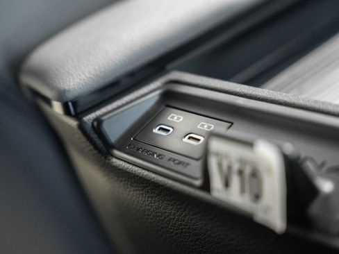New 2026 Toyota Sienna XLE FWD image 35