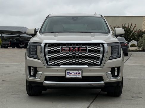Used 2022 GMC Yukon Denali AWD/4WD image 7