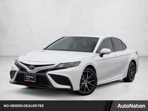 Certified 2024 Toyota Camry SE FWD image 1