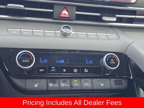 Used 2023 Hyundai Elantra SEL w/ Convenience Package FWD image 16