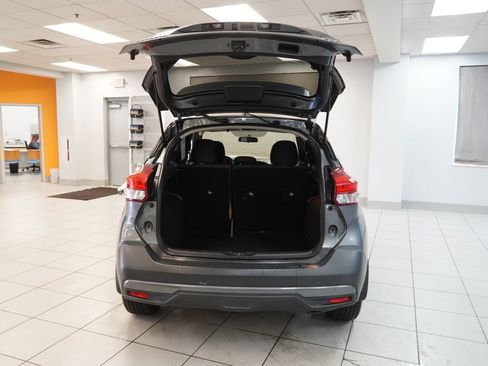 Used 2019 Nissan Kicks SR FWD image 9