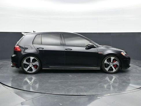 Used 2016 Volkswagen Golf 4-Door image 8