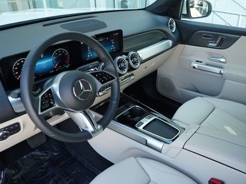 Certified 2025 Mercedes-Benz GLB 250 image 25