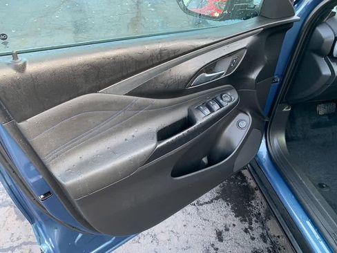 Used 2025 Buick Envista Sport Touring w/ Convenience I Package FWD image 21