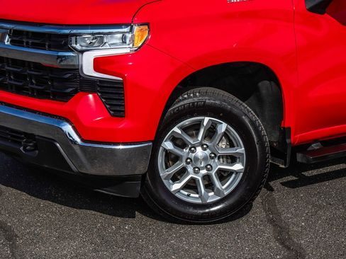 Used 2024 Chevrolet Silverado 1500 LT AWD/4WD image 43