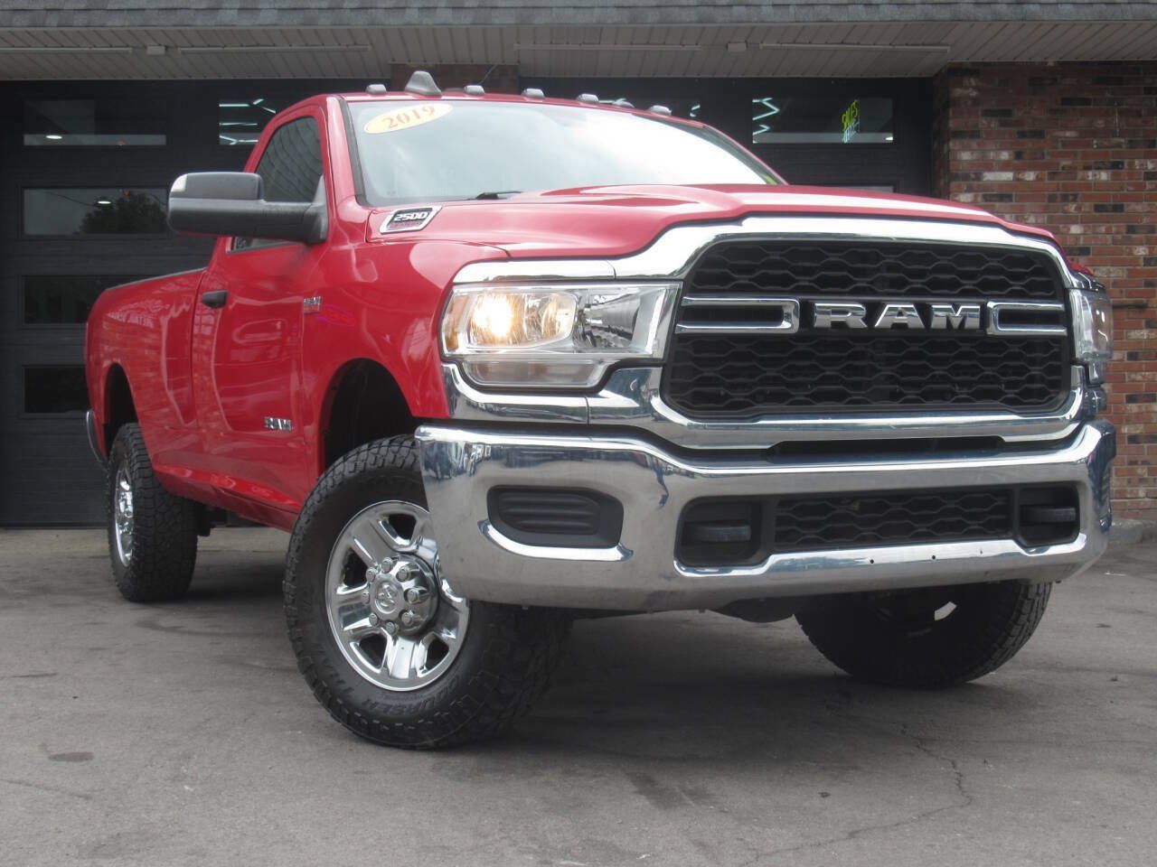 Used 2019 RAM 2500 Tradesman AWD/4WD image 1