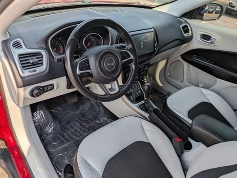 Used 2018 Jeep Compass Latitude w/ Popular Equipment Group AWD/4WD image 10