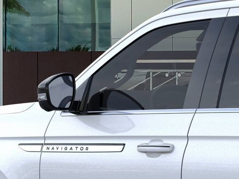 New 2025 Lincoln Navigator Reserve AWD/4WD image 20