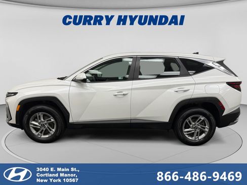 Certified 2025 Hyundai Tucson SE AWD/4WD image 2