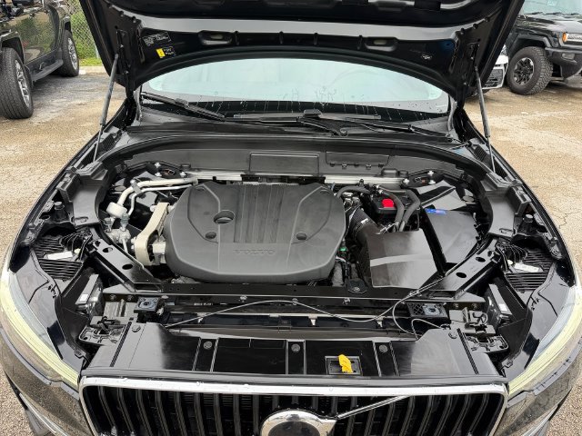 Used 2023 Volvo XC60 B5 Core w/ Climate Package FWD image 21