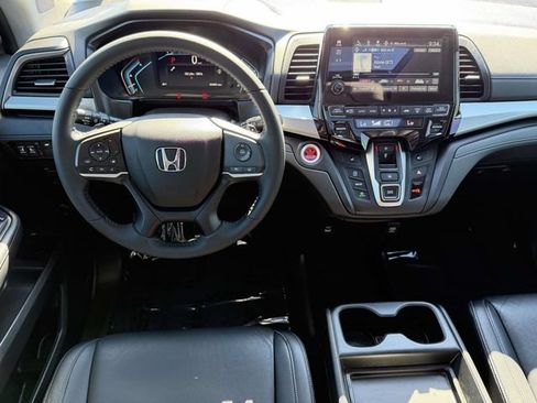 Used 2024 Honda Odyssey EX-L image 12