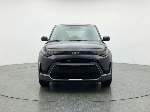 Used 2025 Kia Soul LX w/ LX Technology Package image 2