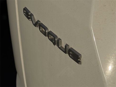 Used 2021 Land Rover Range Rover Evoque SE image 8