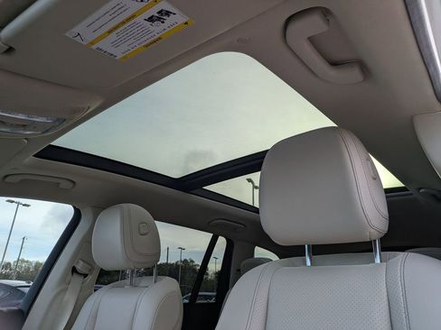 Used 2022 Mercedes-Benz GLS 450 4MATIC image 13