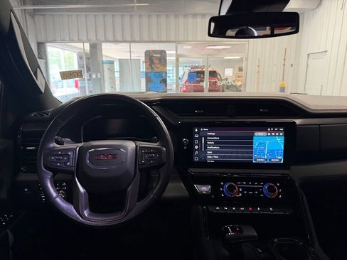 Used 2023 GMC Sierra 1500 AT4 w/ AT4 Preferred Package AWD/4WD image 19