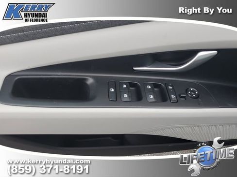 New 2026 Hyundai Elantra Limited image 21