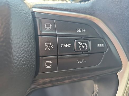 New 2025 Jeep Grand Cherokee Altitude image 33