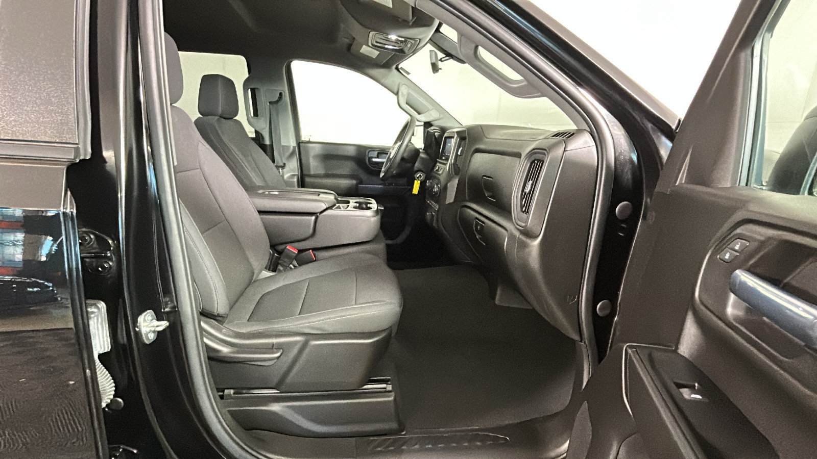 Used 2021 Chevrolet Silverado 1500 Custom w/ LPO, Dark Essentials Package AWD/4WD image 36