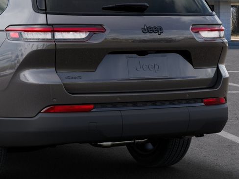 New 2025 Jeep Grand Cherokee L Altitude AWD/4WD image 35