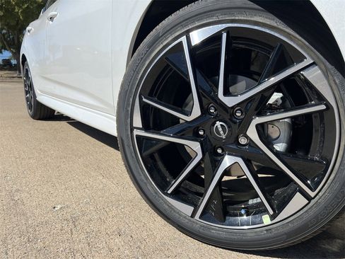 New 2025 Nissan Sentra SR image 8