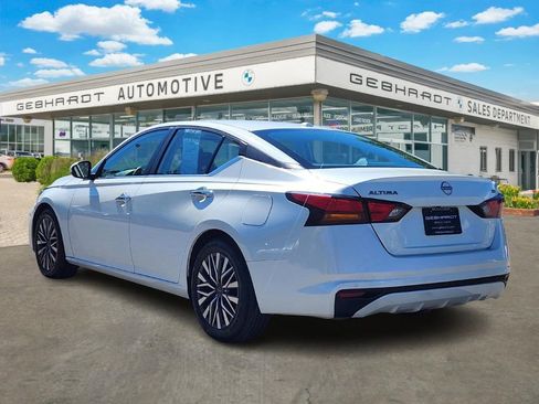 Used 2023 Nissan Altima 2.5 SV image 5