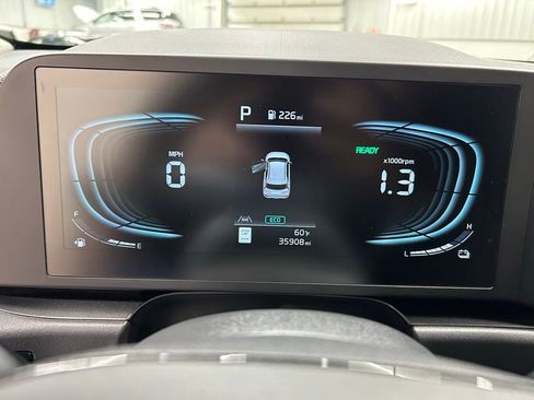 Used 2023 Kia Niro LX FWD image 18