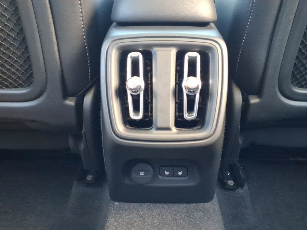 Certified 2024 Volvo XC40 B5 Plus w/ Protection Package Premier AWD/4WD image 23