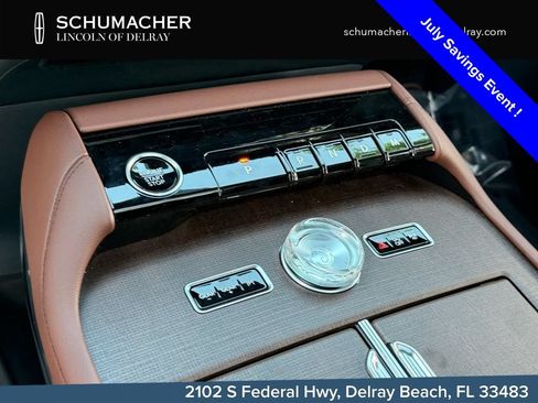 New 2026 Lincoln Navigator Reserve AWD/4WD image 16