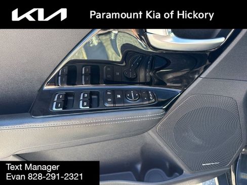 Used 2019 Kia Niro S Touring FWD image 16