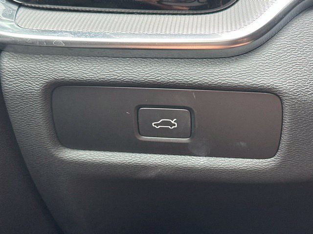 Certified 2024 Volvo S60 B5 Plus w/ Climate Package AWD/4WD image 31