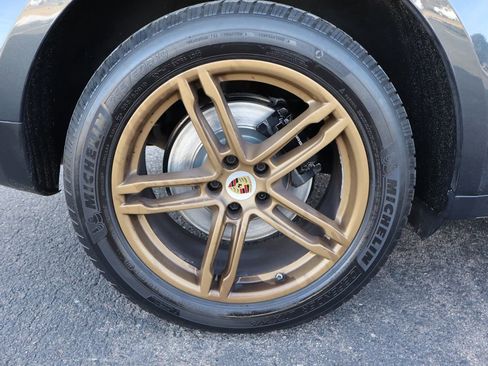 Used 2017 Porsche Macan image 32