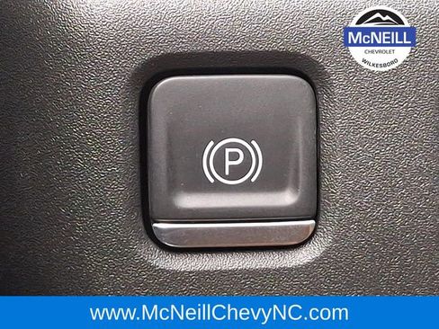 Used 2024 Chevrolet Silverado 1500 LT image 17