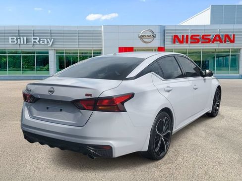 Used 2025 Nissan Altima 2.5 SR w/ SR Premium Package FWD image 4