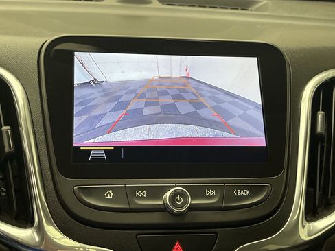 Used 2019 Chevrolet Equinox LT w/ Sun & Navigation Package image 6