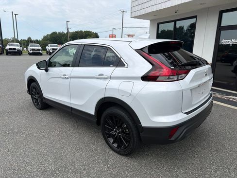 Used 2024 Mitsubishi Eclipse Cross LE AWD/4WD image 6
