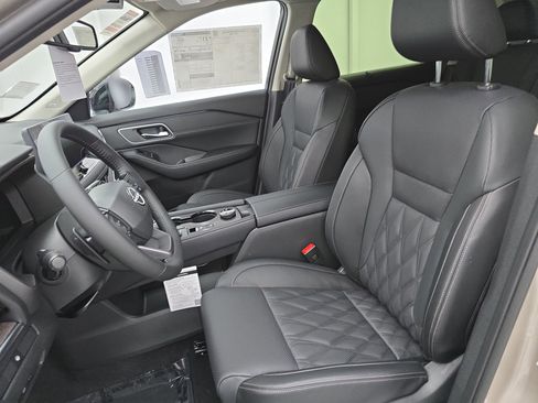 New 2026 Nissan Rogue Platinum AWD/4WD image 15